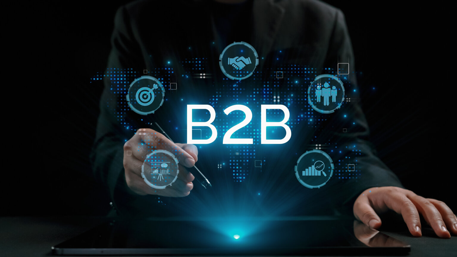 B2C SEO vs. B2B SEO: A consumer shopper and a B2B buying group compared side by side, illustrating two different search optimization models